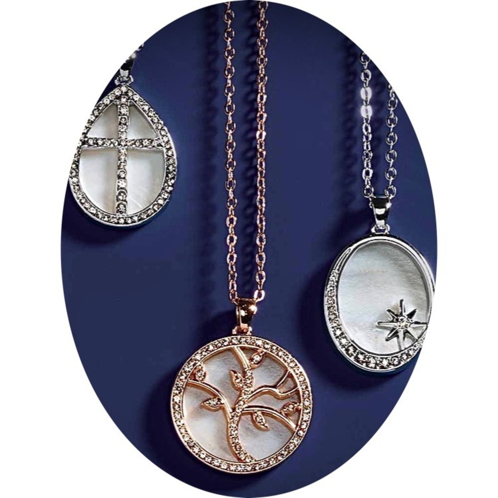 NWT, Mother of Pearl Overlay Family Tree Necklace, Avon. - Picture 2 of 3